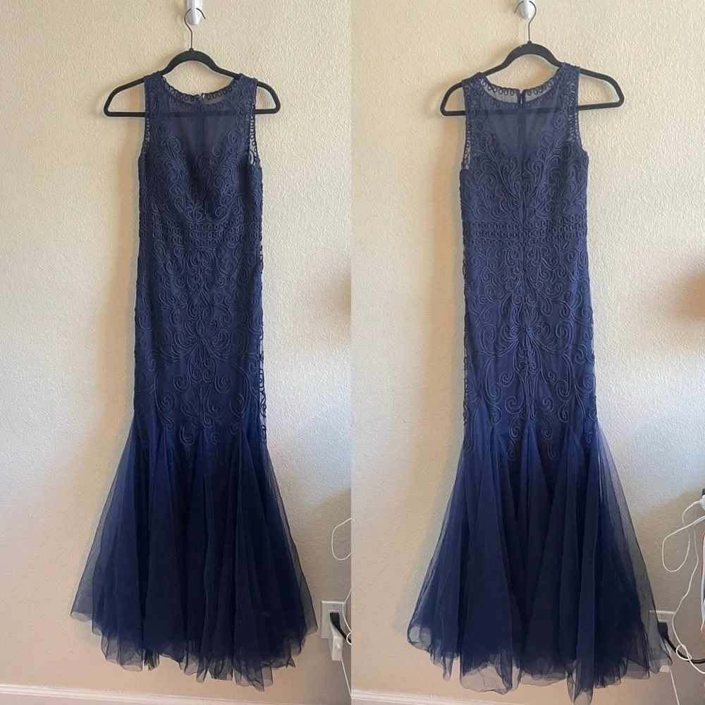 CACHET Appliqued Filigree Tulle Mermaid Gown Navy Maxi Formal Black Tie Size 4 - Picture 3 of 9